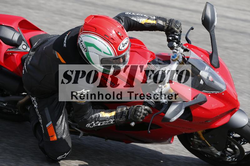 /27 12.06.2025 Ducati Schweiz Trackday Warmup  ADR/gelb-jeaune/ohne